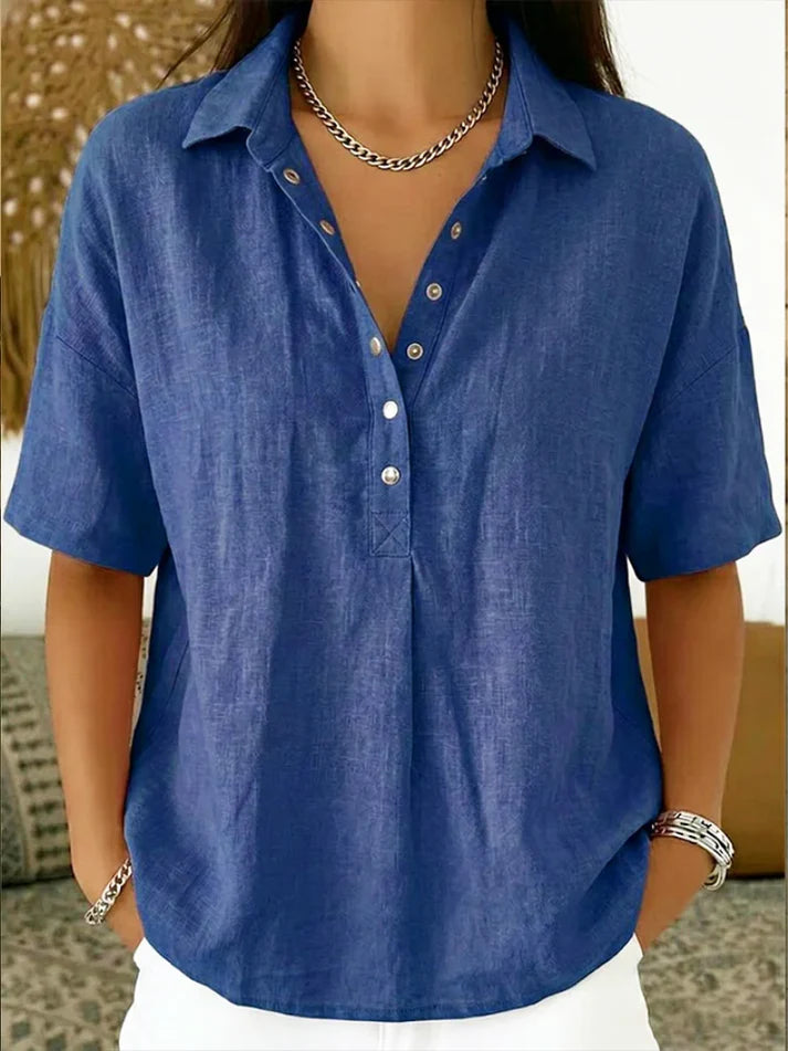 Blusa con cuello y detalle de botones