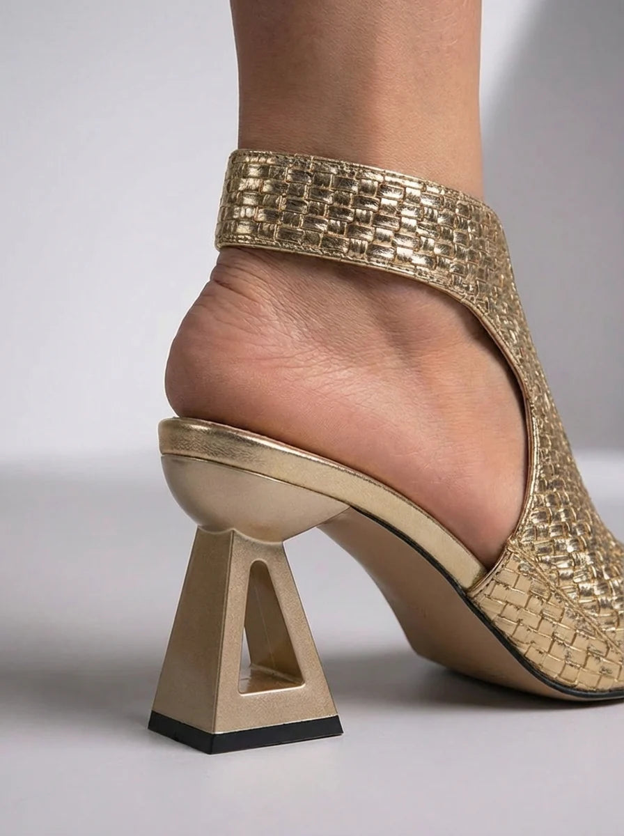 TRENZADAS | Elegantes tacones tejidos